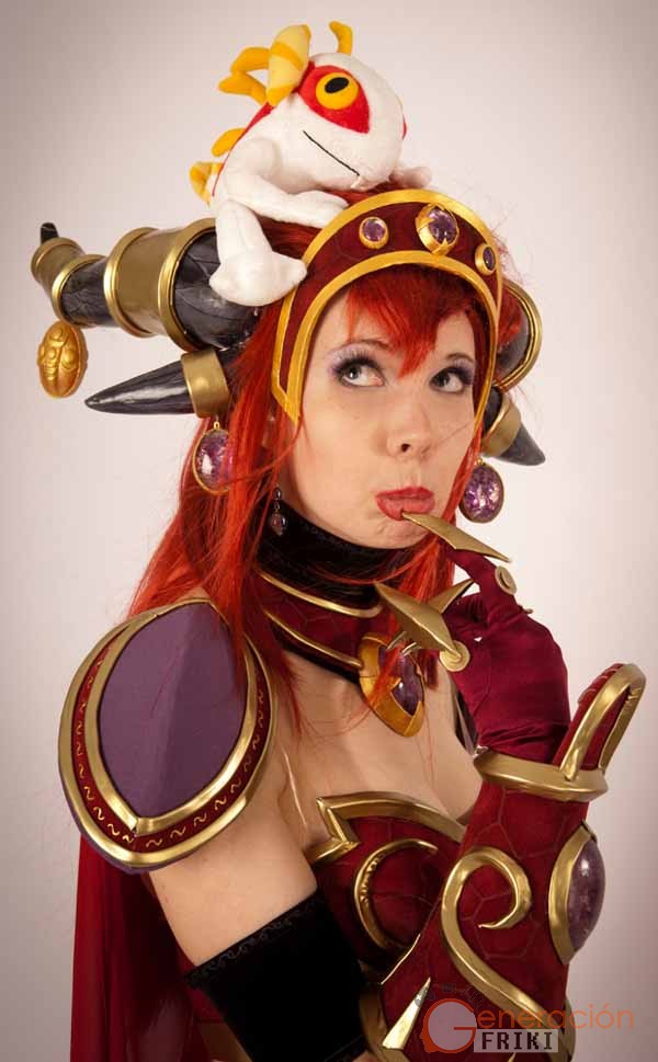 Cosplay-Alexstrasza-Wow-9