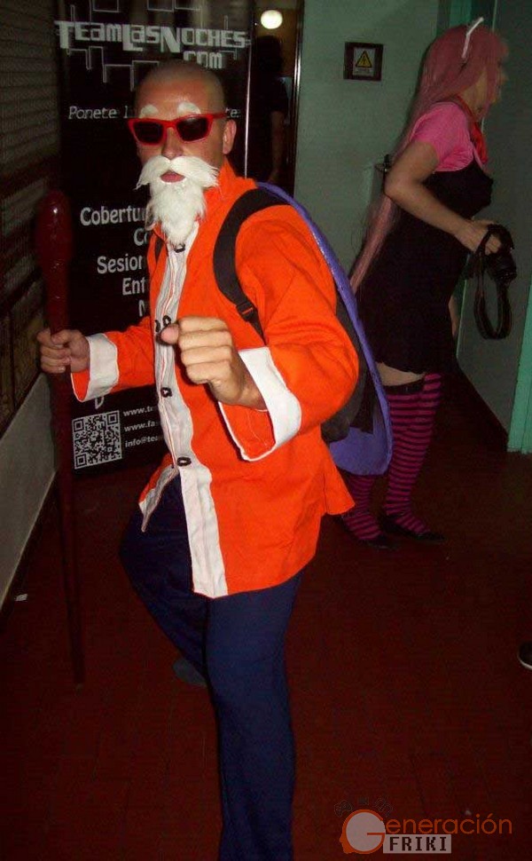 Cosplay-Mutenroshi-DragonBall00003