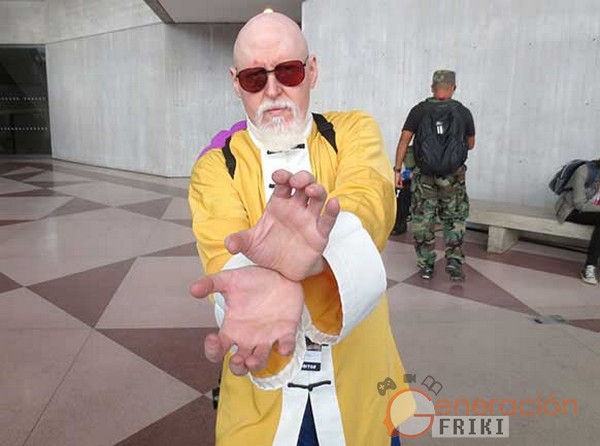 Cosplay-Mutenroshi-DragonBall00029