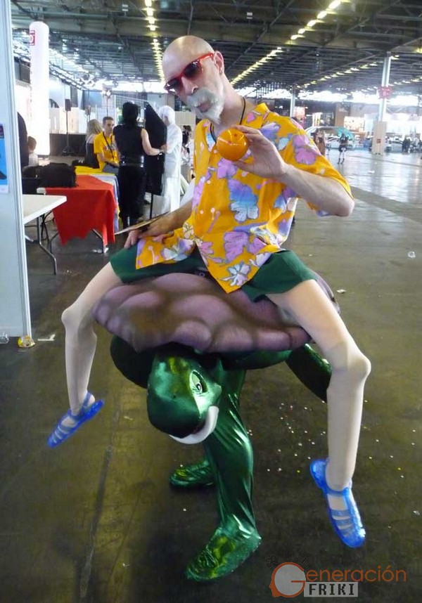 Cosplay-Mutenroshi-DragonBall00050