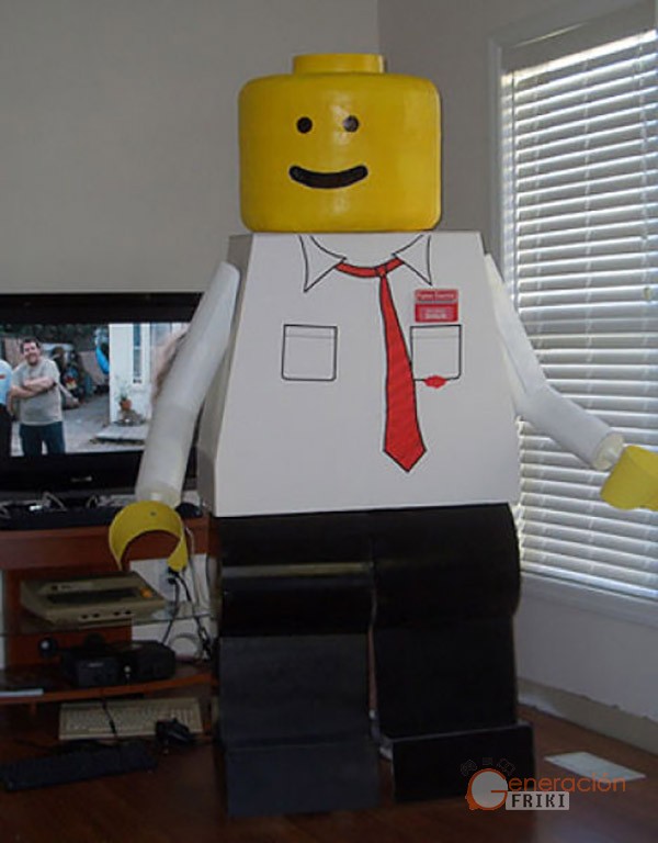25 Disfraz-muñeco-Lego