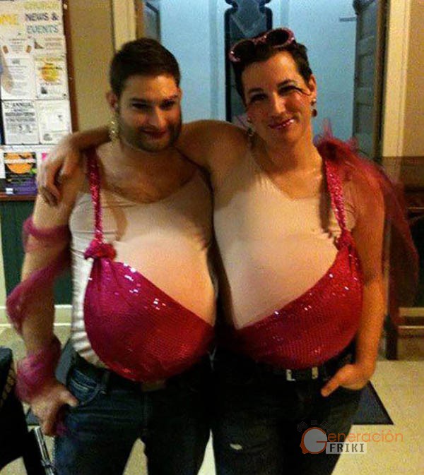 4 Disfraz-Dos-hombres-tetas