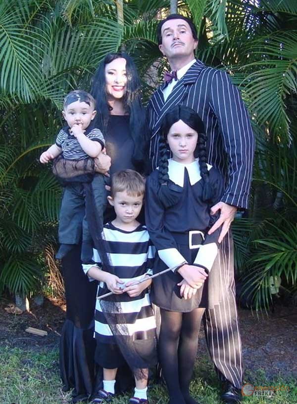 14-Familia-La-familia-Adams