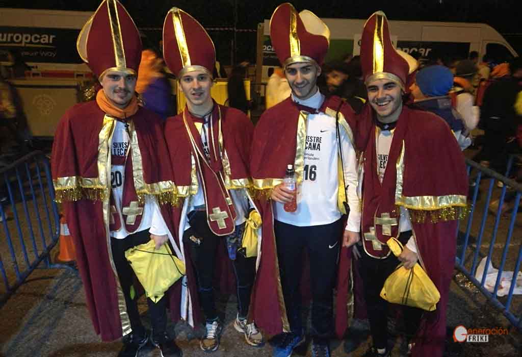 5-san-silvestre-2016-generacion-friki-disfraces-obispo-2