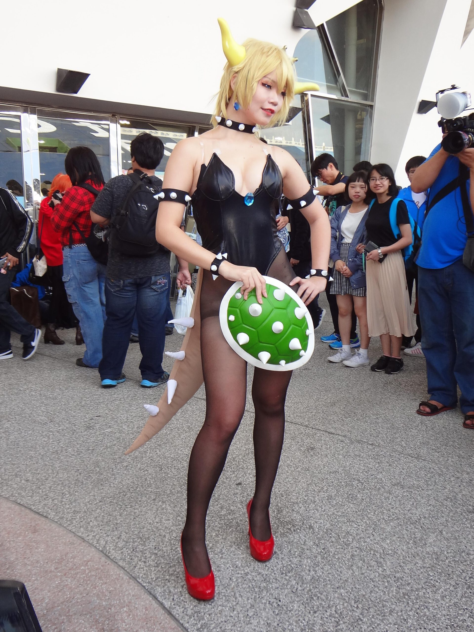Cosplay-Bowsette-Super-Mario-27