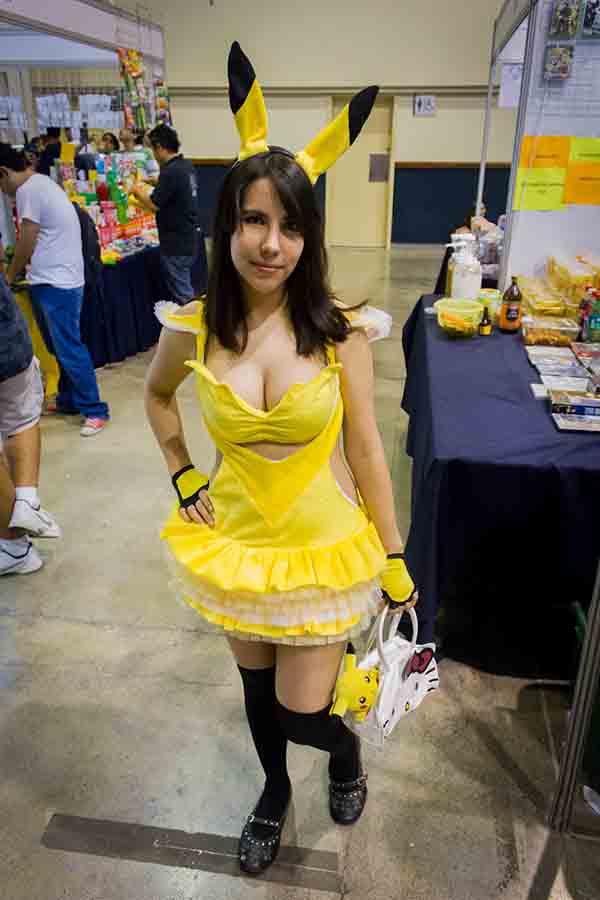 Cosplay-Pikachu-17