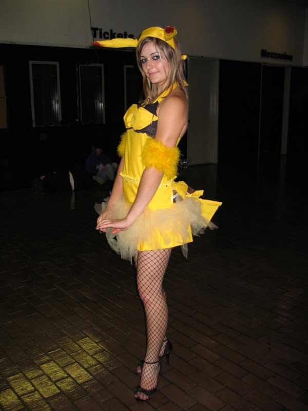 Cosplay-Pikachu-19