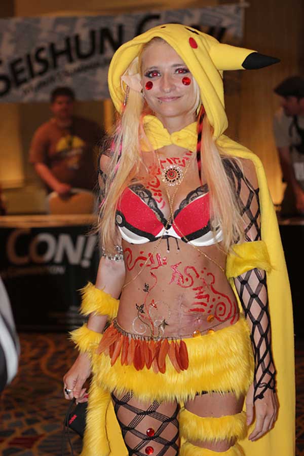 Cosplay-Pikachu-40