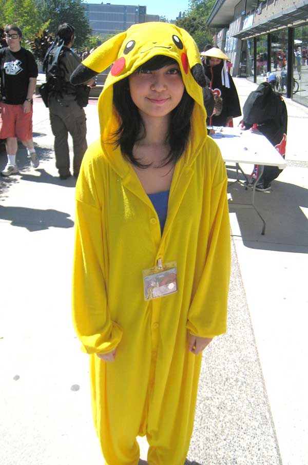 Cosplay-Pikachu-8