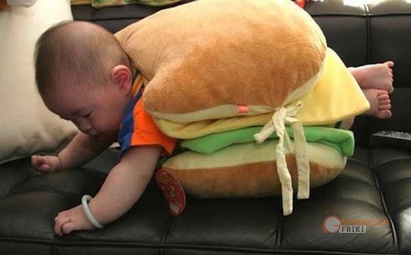 84-Bebe-hamburguesa