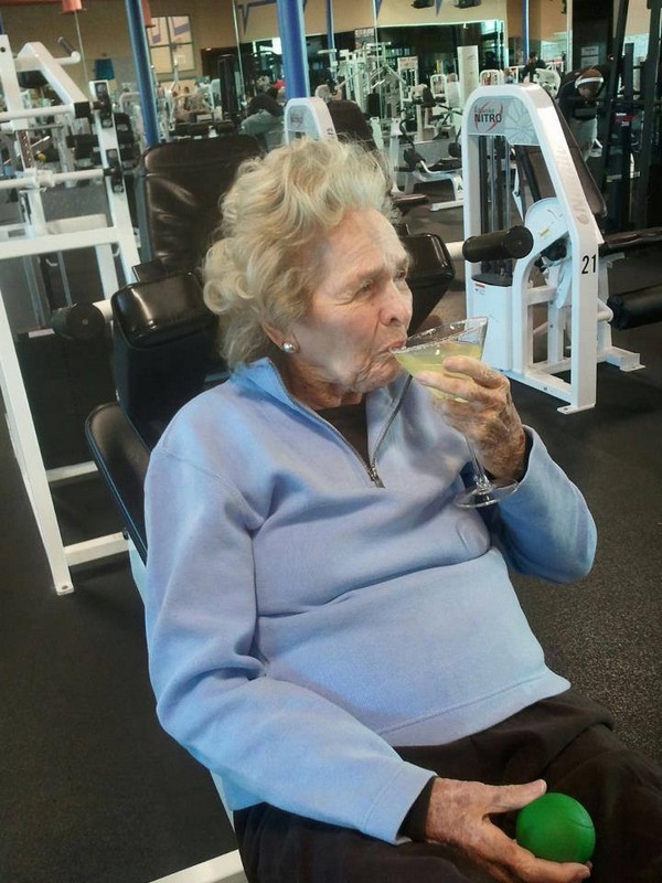 52) 05-12-13 alcohol en gym