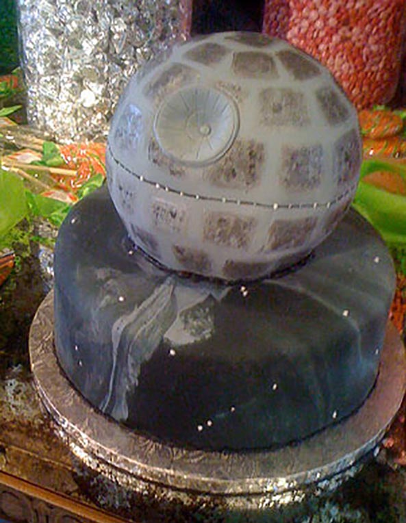 9-Tarta-friki-Estrella-de-la-Muerte-9