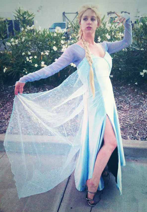 10-Cosplay-Elsa-Frozen
