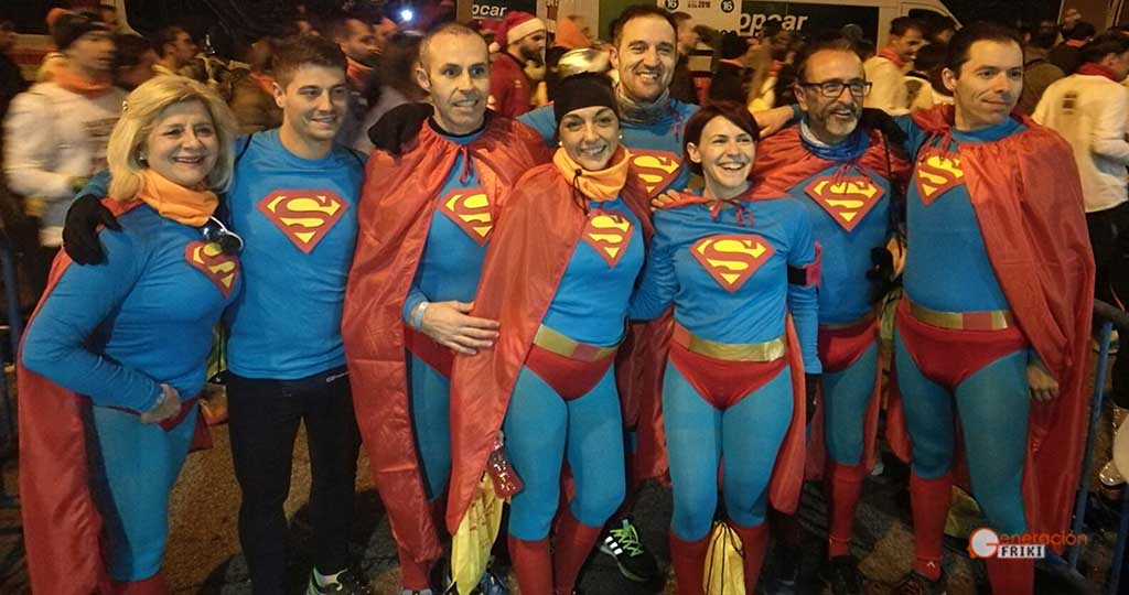 1-san-silvestre-2016-generacion-friki-disfraces-superman-supergirl-4